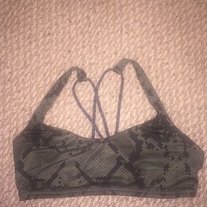 Army green Lululemon sports bra